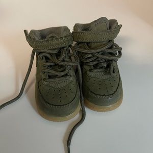 Green Air Force 1s size 4